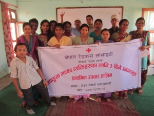 De cursisten van de opleiding Eerste Hulp in Kailali.